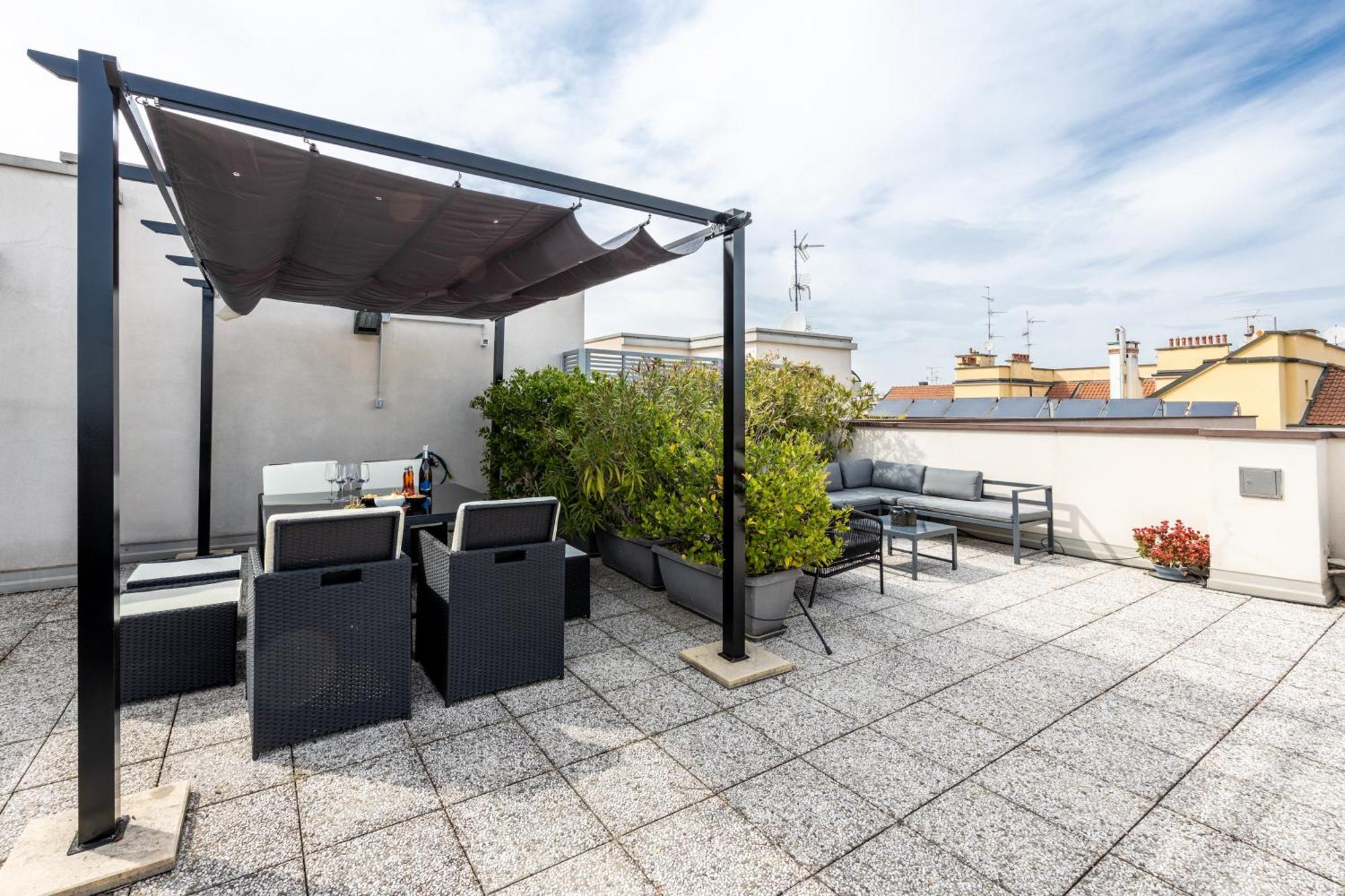 Bocconi'S Nest - Close To Duomo With Terrace Милано Екстериор снимка