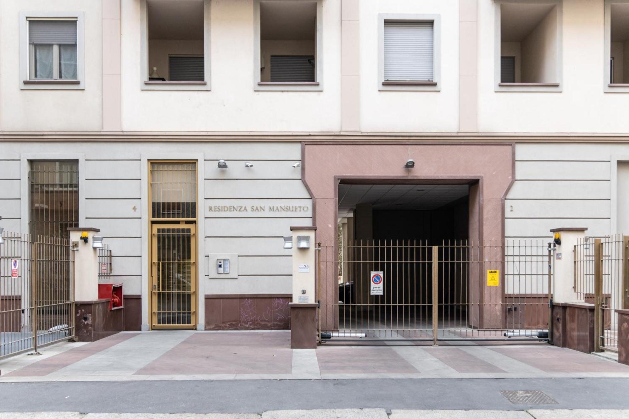 Bocconi'S Nest - Close To Duomo With Terrace Милано Екстериор снимка