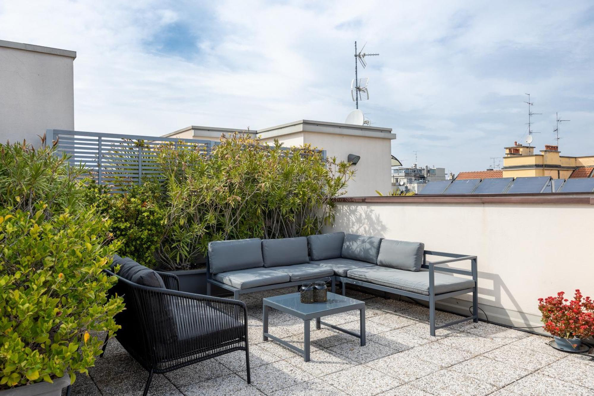 Bocconi'S Nest - Close To Duomo With Terrace Милано Екстериор снимка