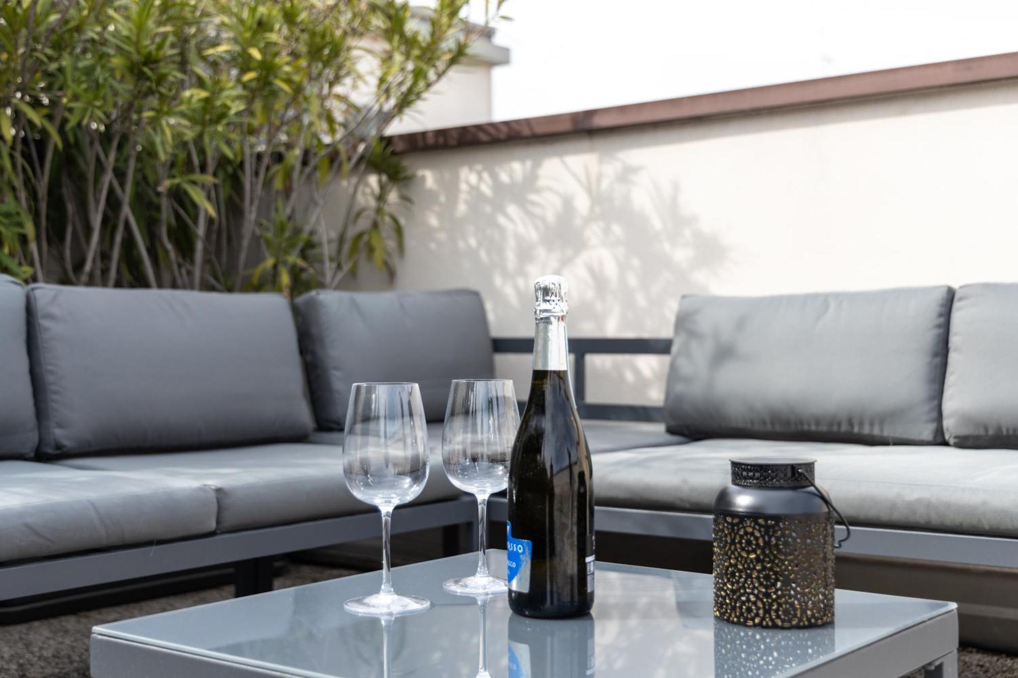 Bocconi'S Nest - Close To Duomo With Terrace Милано Екстериор снимка