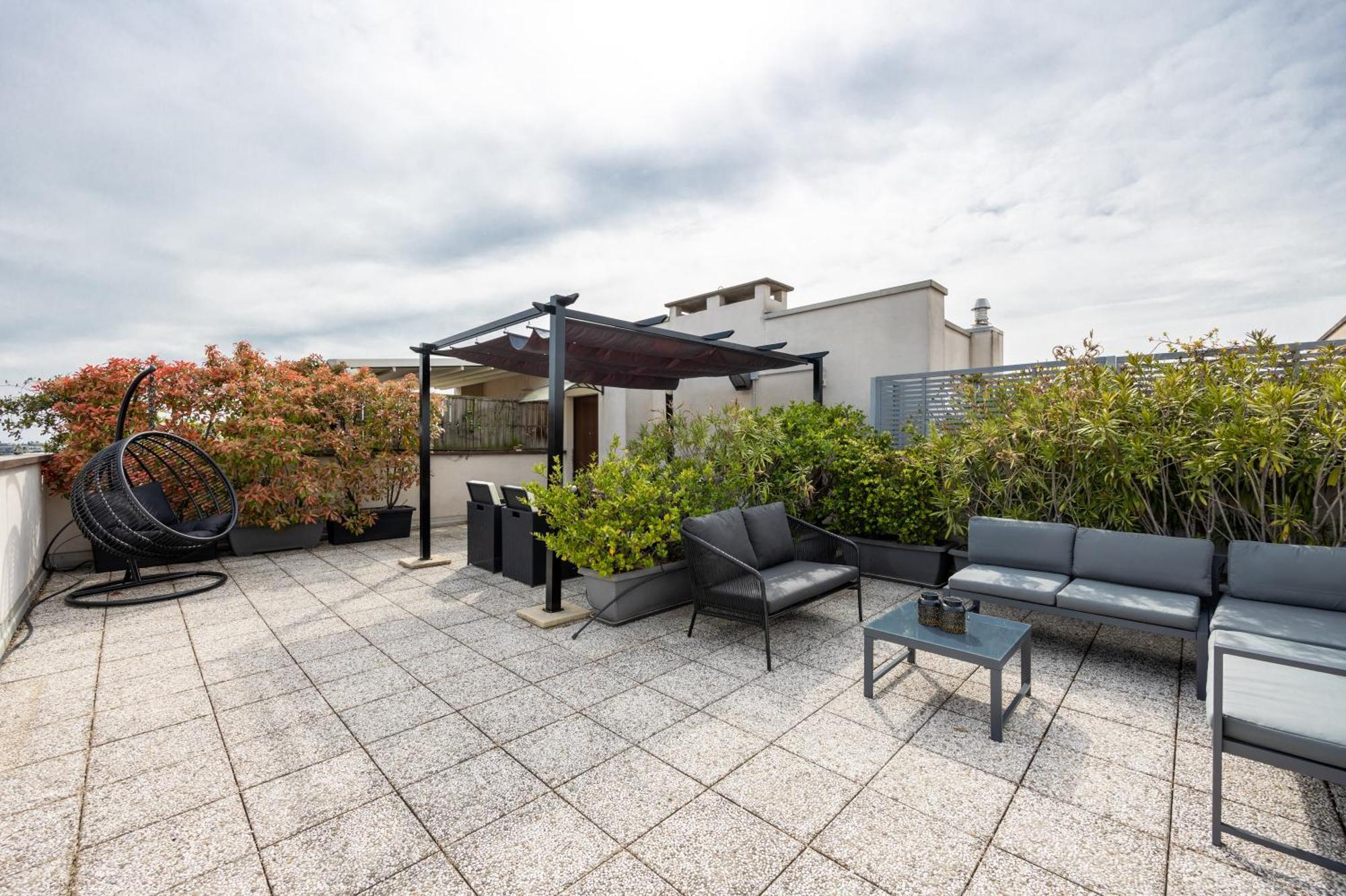 Bocconi'S Nest - Close To Duomo With Terrace Милано Екстериор снимка