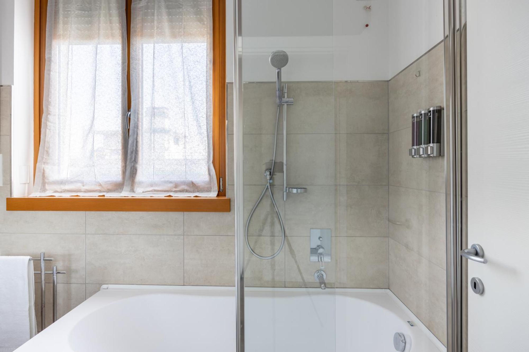 Bocconi'S Nest - Close To Duomo With Terrace Милано Екстериор снимка