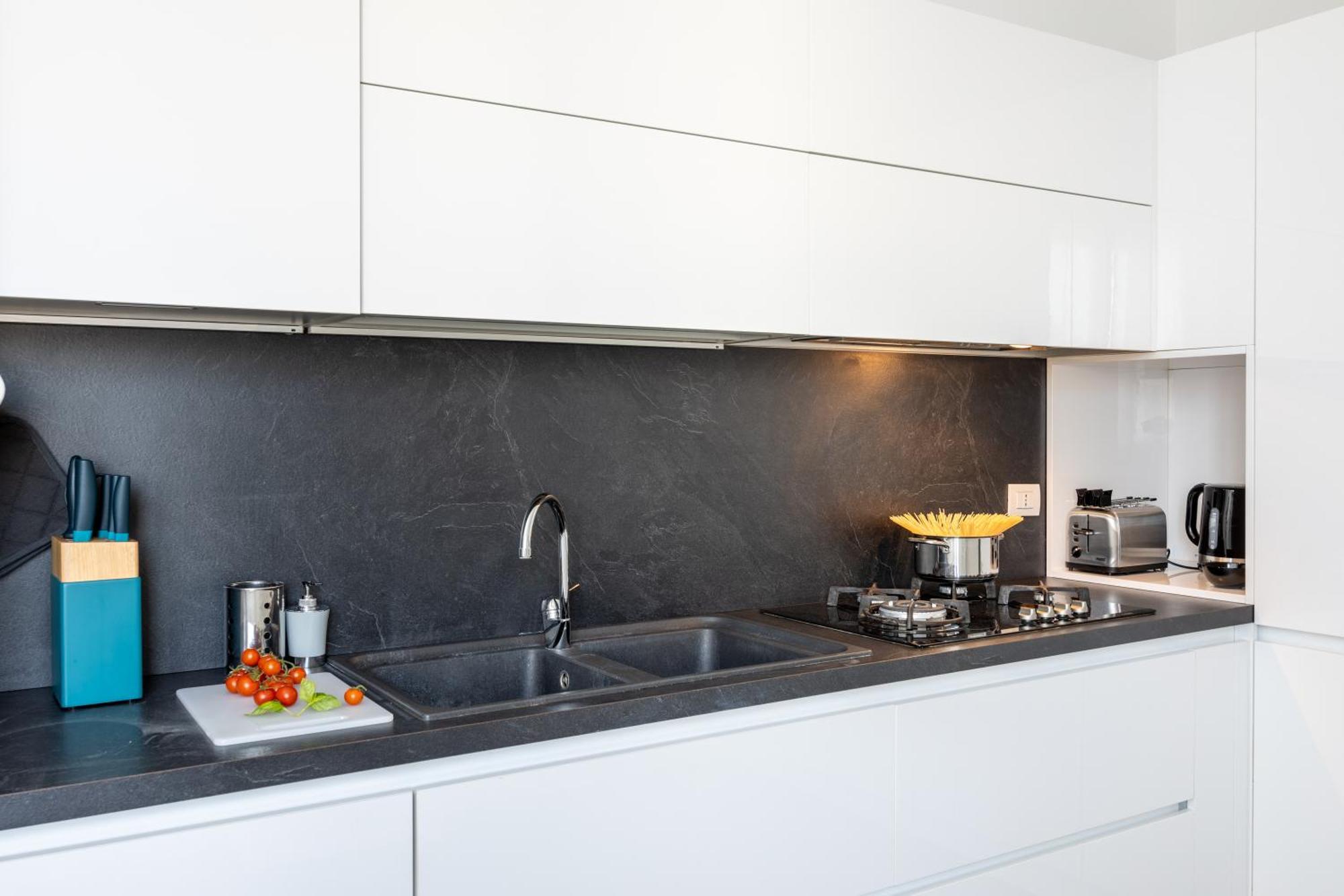 Bocconi'S Nest - Close To Duomo With Terrace Милано Екстериор снимка